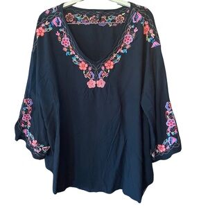 Intro. Women’s tunic black colorful embroidered top summer travel size 2xl
